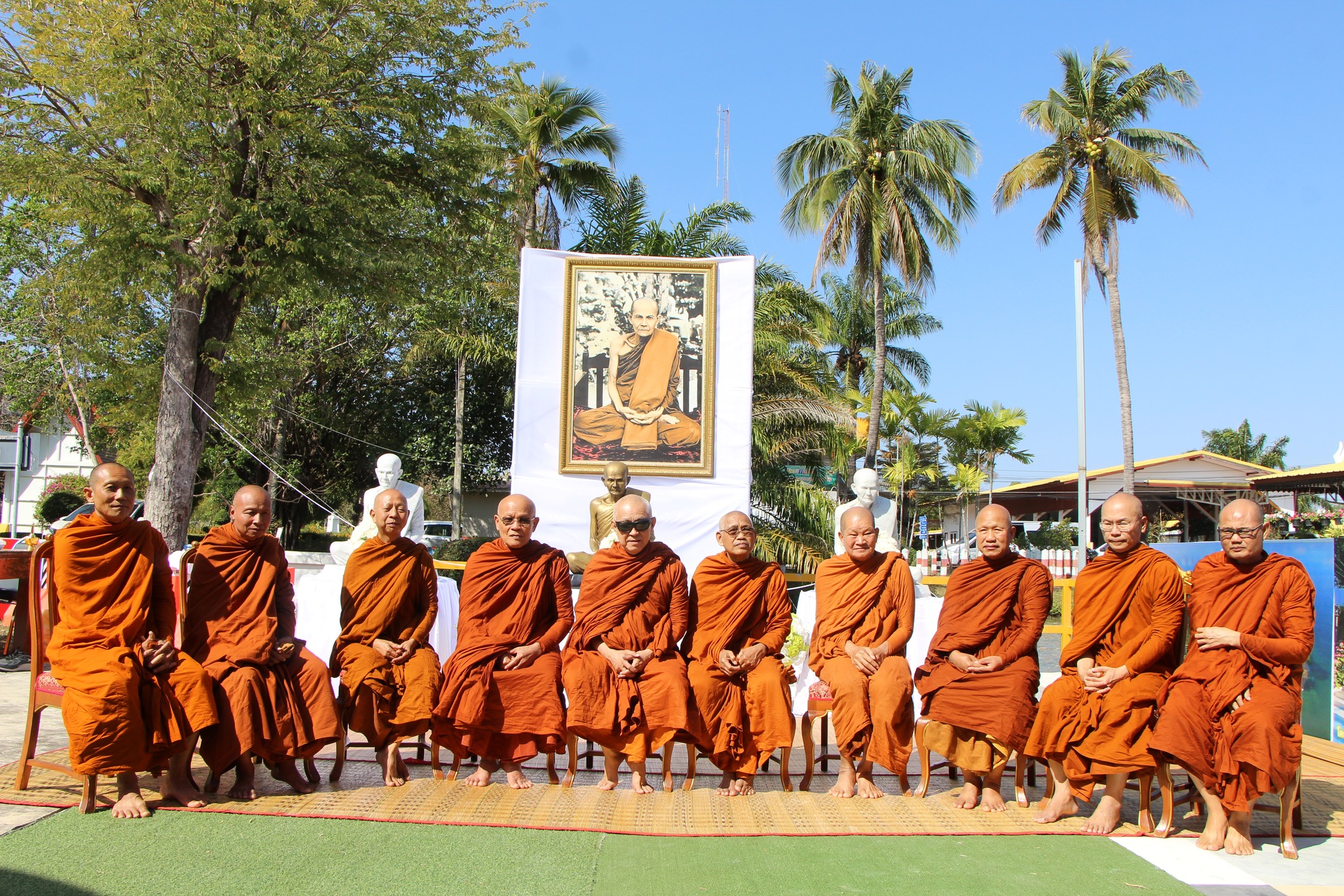 แขวงทางหลวงสกลนครที่ 1 จัดพิธีทำบุญตักบาตรสำนักงานฯ เพื่อสร้างขวัญกำลังใจในการปฏิบัติงานให้แก่ข้าราชการเเละเจ้าหน้าที่ในสังกั